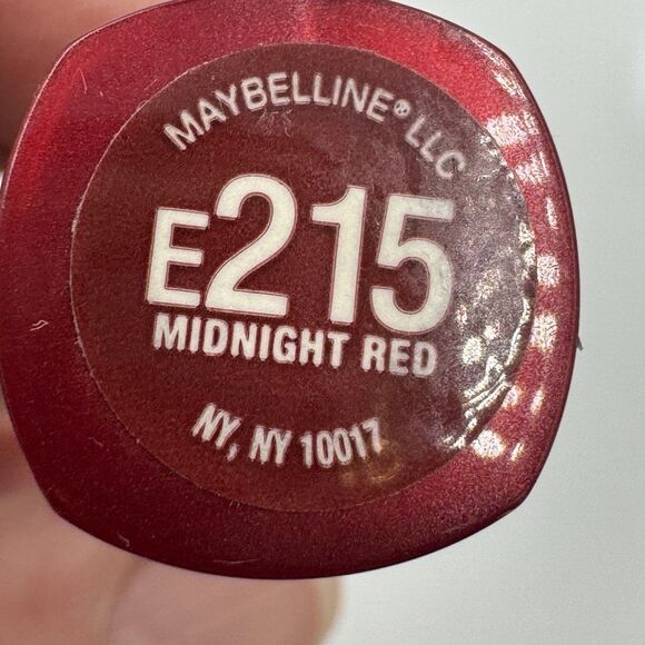 Maybelline MOISTURE EXTREME Lipstick Midnight Red E215. Brand New - Picture 3 of 3